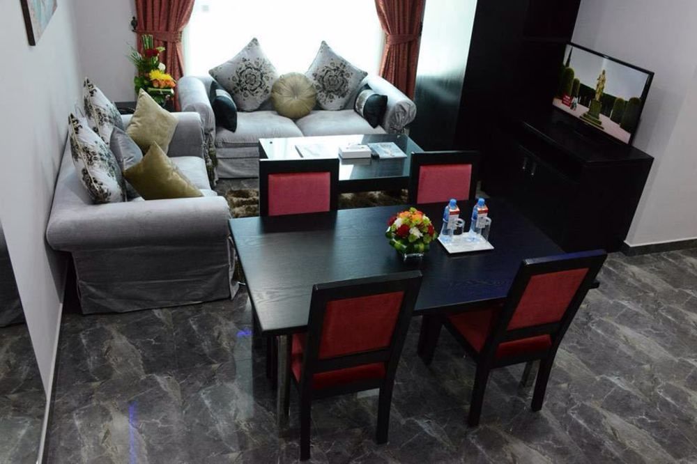 Crystal Aparthotel
