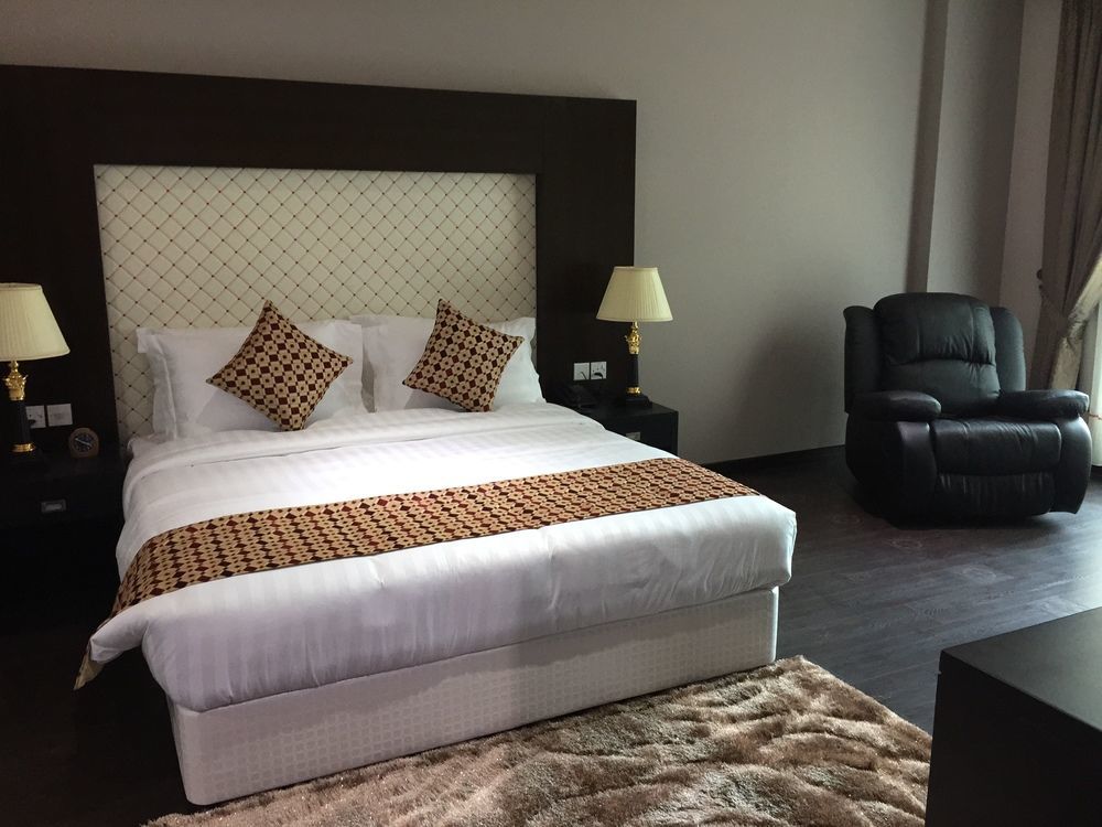 Crystal Aparthotel Manama